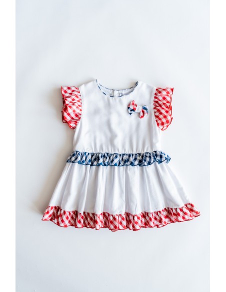 vestido blanco con mangas y filo cuadros blancos