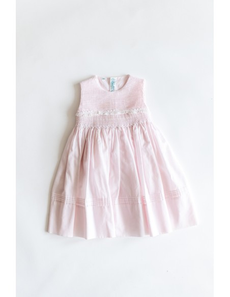 vestido rosado con detalles blancos