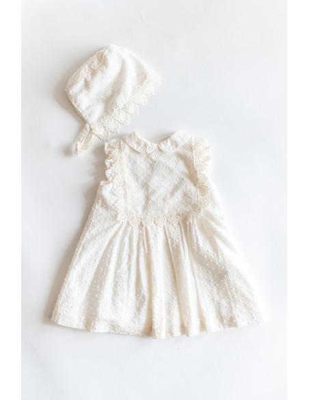 vestido blanco con gorrito
