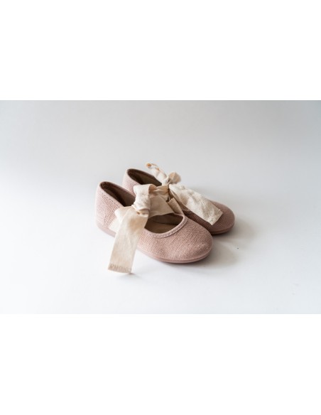 ZAPATOS ROSADOS CON CINTA BEIGE