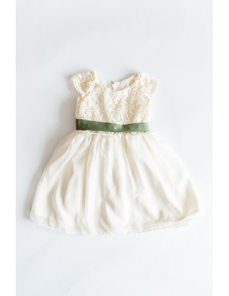 vestido beige con cinton verde