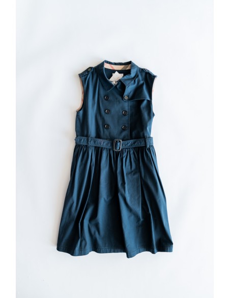 vestido azul oscuro