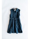 vestido azul oscuro