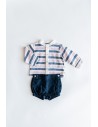 set short azul y camisa franjas rosadas y azules