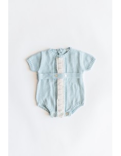 monito de punto celeste con detalles beige