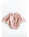 set rosado con cuello blanco y rosado hojas cafes, con calzon