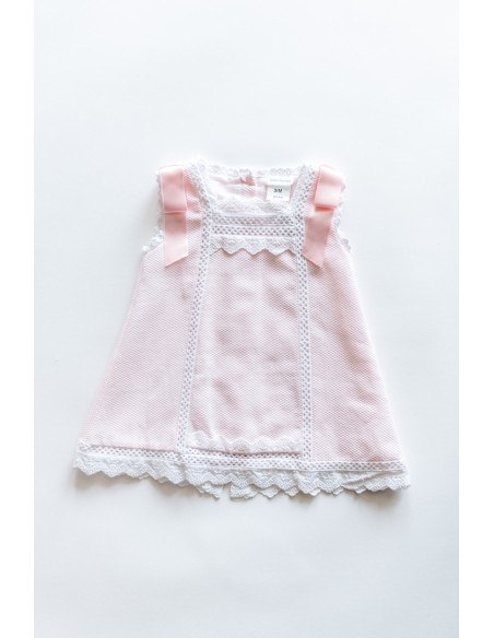 vestido rosado con detalles blancos cintas rosadas