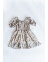vestido beige con detalles celestes y verdes