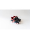 sneakers azules con rojo