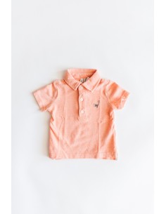polo naranja con mono