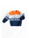 sueter azul con naranja y barquitos
