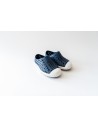 zapatos azules con blanco