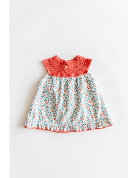 vestido pecho punto salmon y falda blanca de flores salmon y turquesa