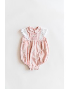 romper rosado con arboles blancos bordados