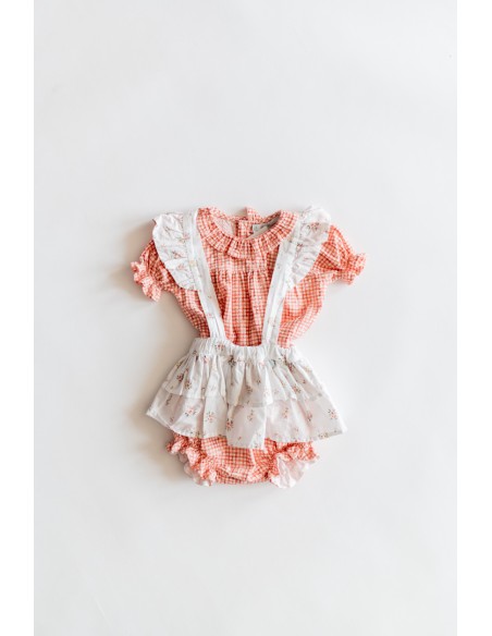 set camiseta cuadros salmon y romper blanco con flores