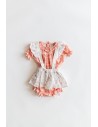 set camiseta cuadros salmon y romper blanco con flores