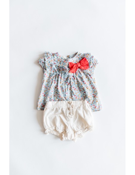 set calzon blanco y top flores celestes