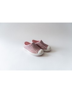 zapatos estilo crocs rosados