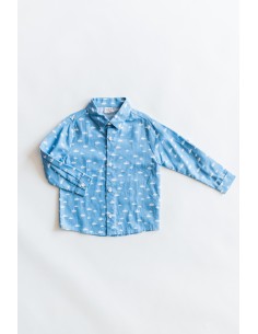 camisa celeste con submarinos blancos