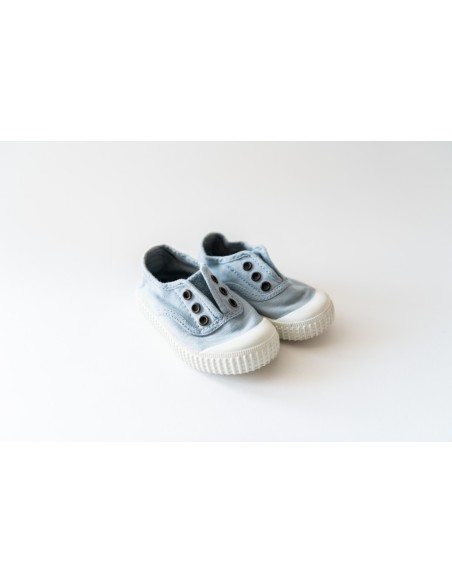 zapatos celestes