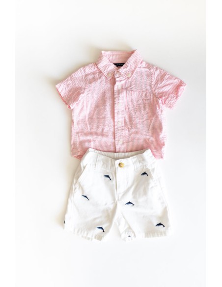 set short blanco con delfines y camiseta rosada rayas blancas