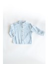camisa blanca con lineas celestes