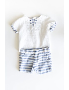 set short rayas celestes y blancas y camisa blanca lino