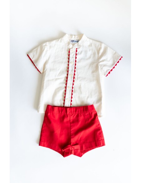 set camisa beige con detalle rojo y short rojo