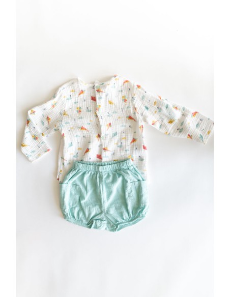 set camisa blanca con cometas y short turquesa