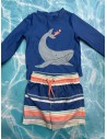 set pantalon de baño azul con franjas rosada y turquesa con camiseta azul