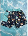 pantalon de baño azul con dibujos del mar