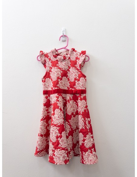 vestido rojo con flores blancas