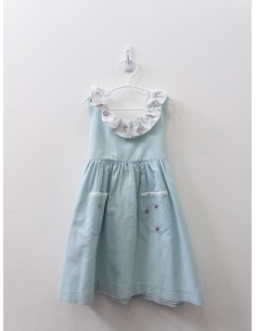 vestido lino turquesa con detalle de cuello blanco con flores