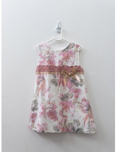 vestido lino blanco con flores cinturon rosado y lazo beige