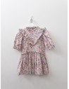 vestido con flores moradas rosadas con cuello alto