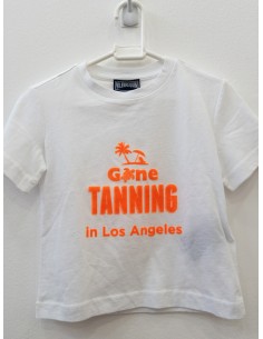 camiseta blanca con dibujos naranja