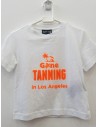 camiseta blanca con dibujos naranja