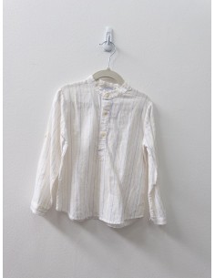 camisa manga larga blanca con rayas amarilla, cafe y azul