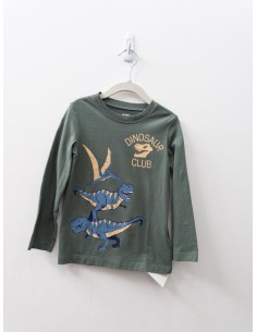 camiseta manga larga verde con dinosaurios