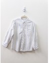 camisa blanca con lineas celestes y beige