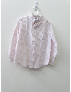 camisa blanca con cuadros rosados