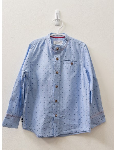 camisa celestes con estrellas azules