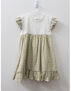 vestido cuadros verdes y pecho blanco
