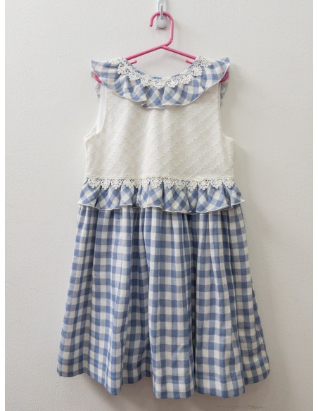 vestido rombos celestes con pecho blanco bordados