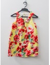 vestido amarillo con flores rojas