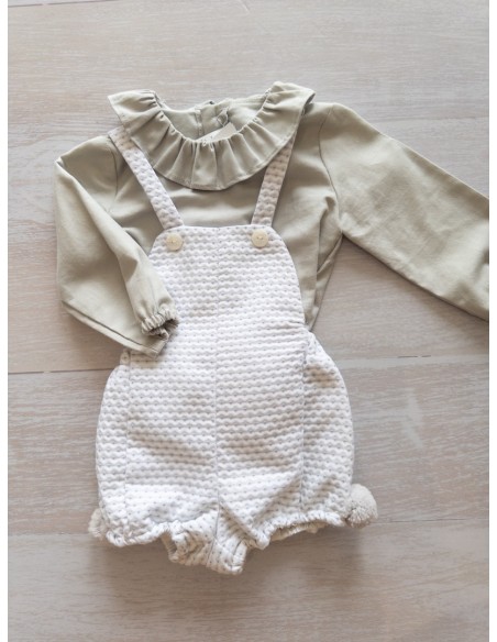 set camisa gris y enterizo blanco puntos gris