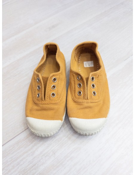 sneakers mostaza