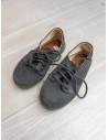 zapatos gamuza grises