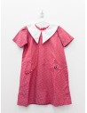 vestido rojo con cuello blanco