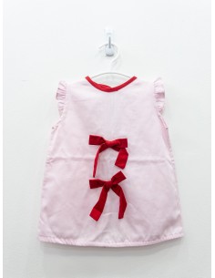 vestido rosado con filos rojos